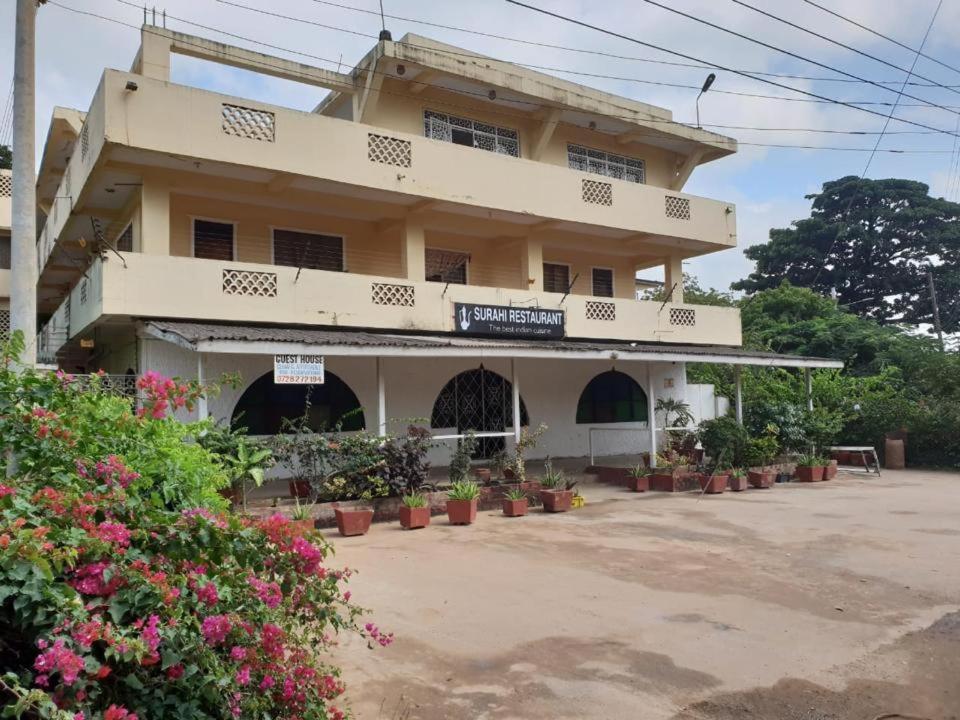 Surahi Restaurant & Guest House Malindi Exteriör bild